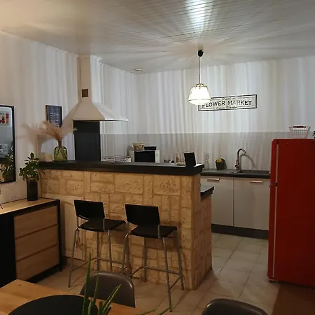 Maison 3 Etoiles Avec Piscine Et Jacuzzi Exterieur Pres De Sarlat Holiday home